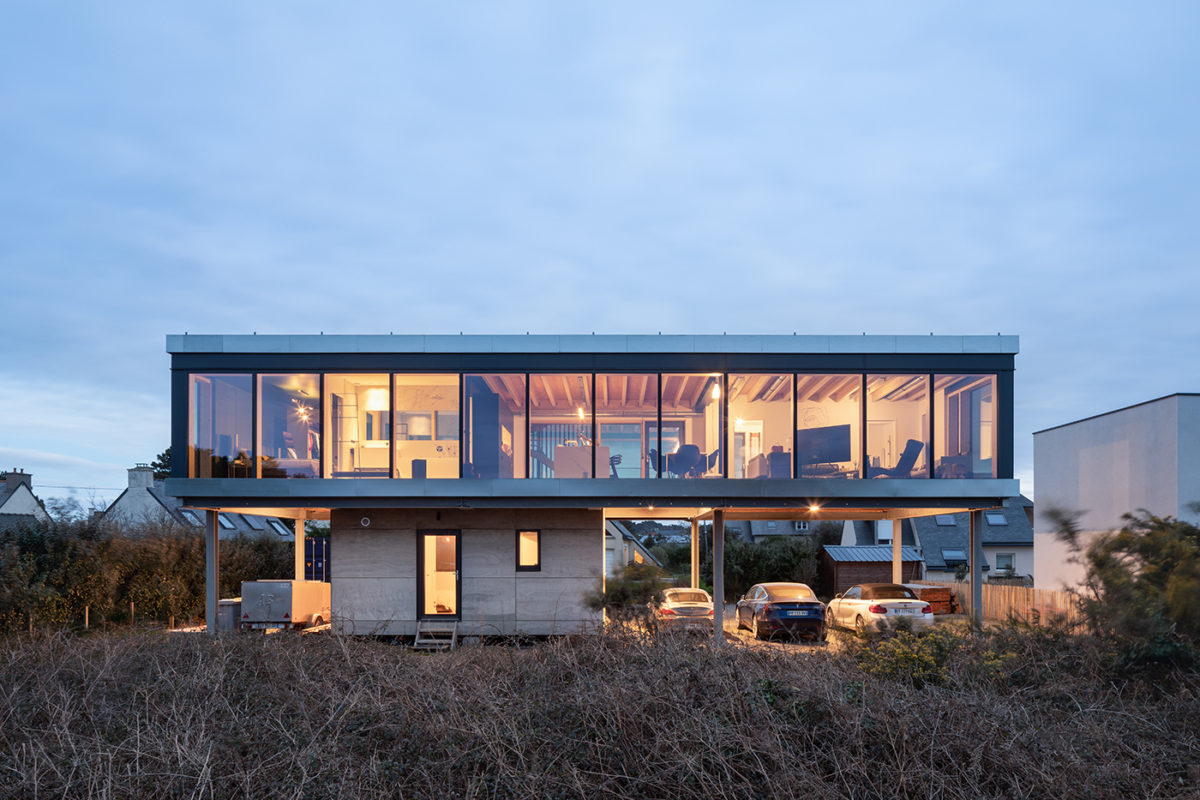 maison en bois sur pilotis
